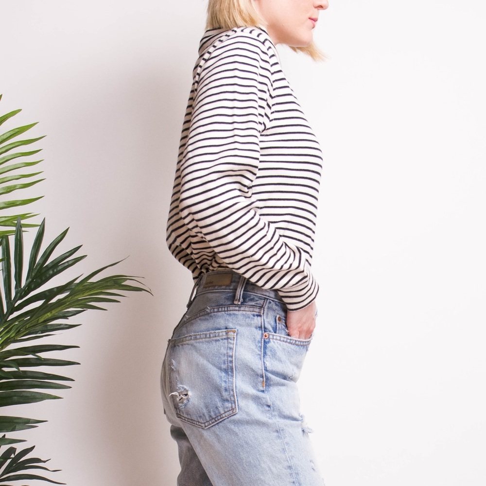 ❌SOLD❌Vintage 90s black + white striped turtleneck - Picture 4 of 8